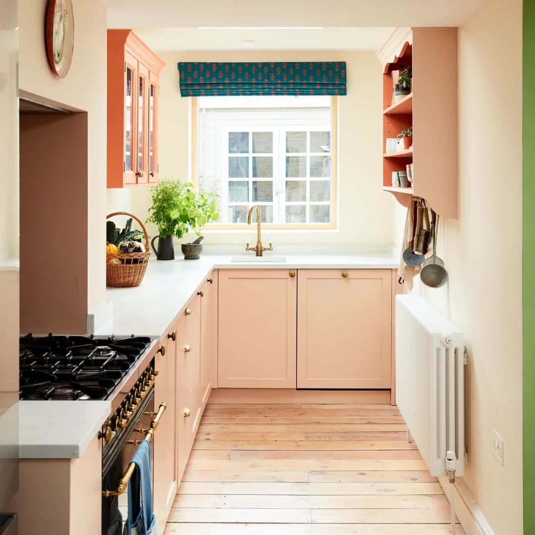 Small Kitchen Ideas How To Design Your Small Kitchen Space   Shaker Kitchen By Far Studio Photo Matt Clayton 